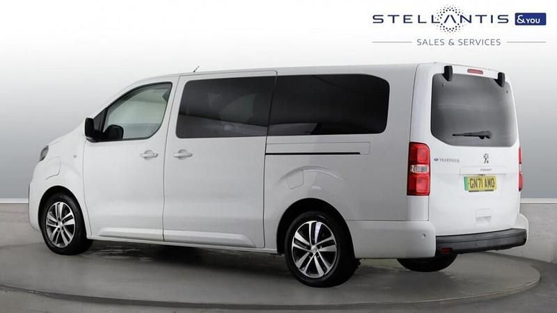 Used Peugeot e-Traveller Allure 98 kW (134 HP) 2021 White MPV