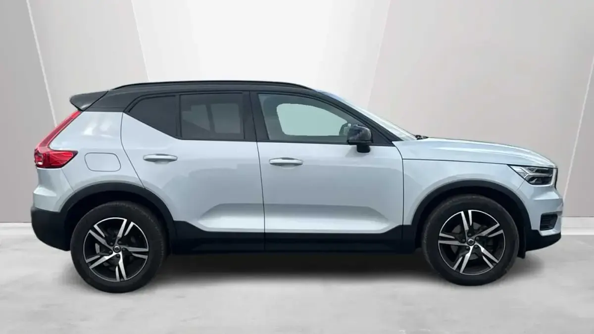Used Volvo XC40 R-Design 161 HP (118 kW) 2022 SUV