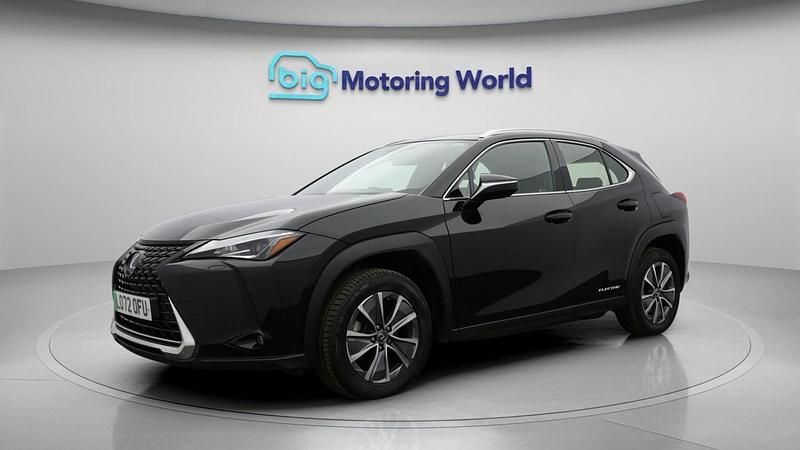 Used Lexus UX 300e 147 kW (201 HP) 2023 Black SUV