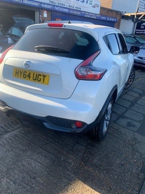White Used 2014 Nissan Juke Tekna SUV | £4,450 (Good price) - Image 1/4