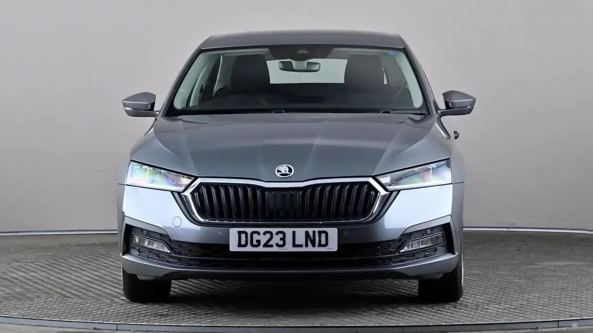 Usado Skoda Octavia SE Technology 116 CV (85 kW) 2023 Gris Utilitario