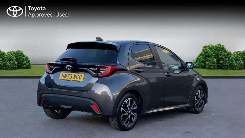 Used Toyota Yaris Hybrid Design 116 HP (85 kW) 2023 Decuma grey Hatchback