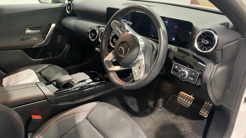 Used Mercedes A180 AMG line 116 HP (85 kW) 2019 White Hatchback