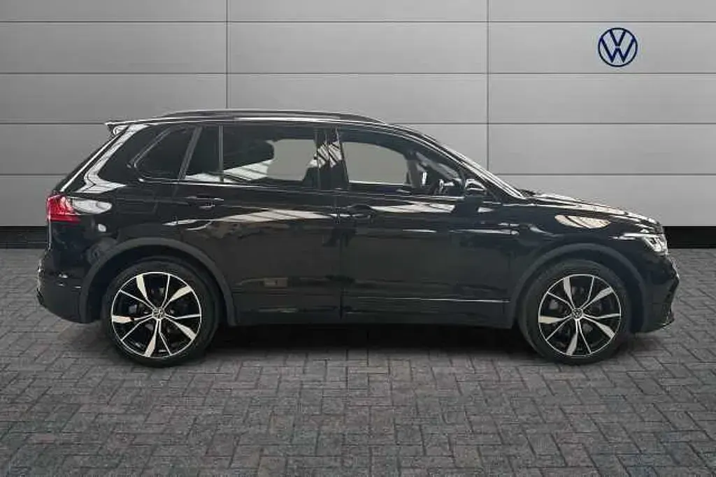 Used VW Tiguan R-line 190 HP (139 kW) 2022 Black SUV