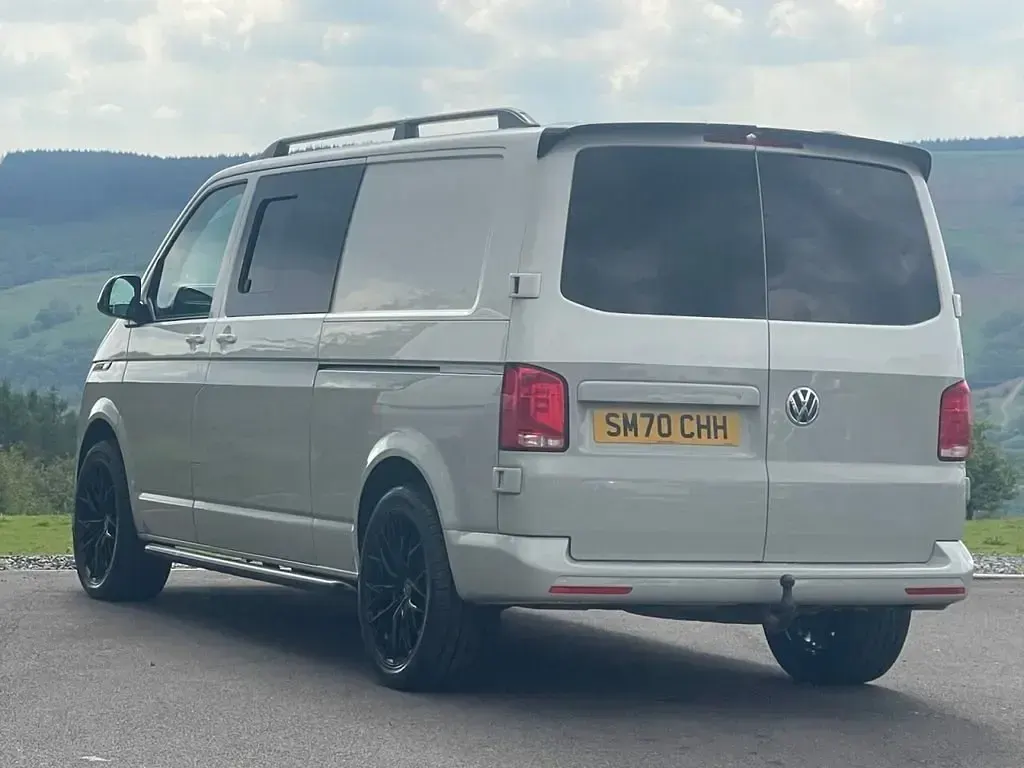 Second-hand VW Transporter Startline 150 CP (110 kW) 2020 Alb Van