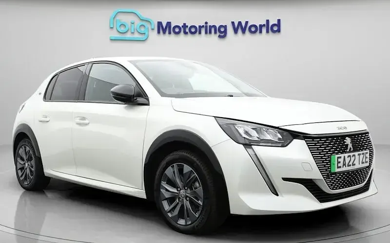 Used Peugeot e-208 Allure Premium 100 kW (136 HP) 2022 Hatchback