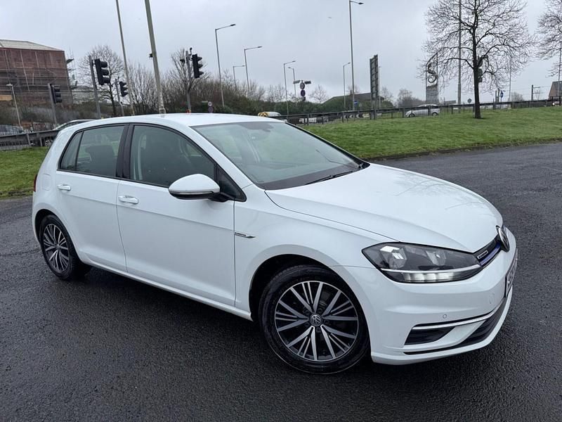 Used VW Golf VII SE 130 HP (95 kW) 2019 White Hatchback