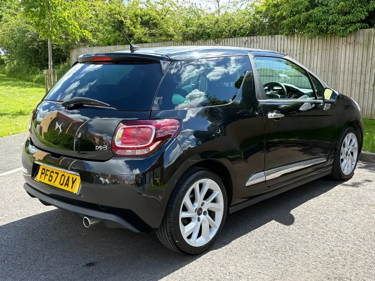Used DS Automobiles DS3 Connected Chic 2018 Black Hatchback
