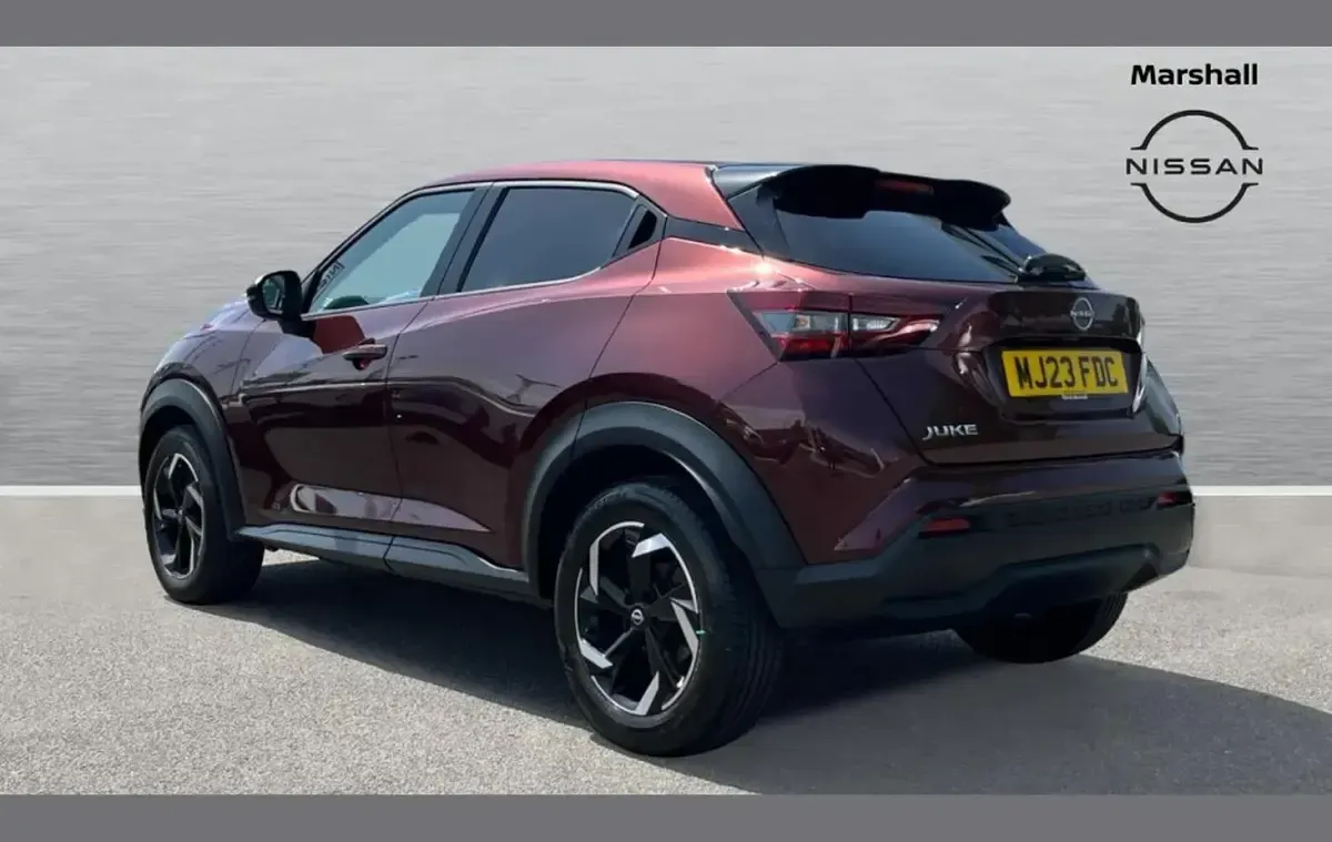 Used Nissan Juke N-Connecta 114 HP (83 kW) 2023 Red SUV