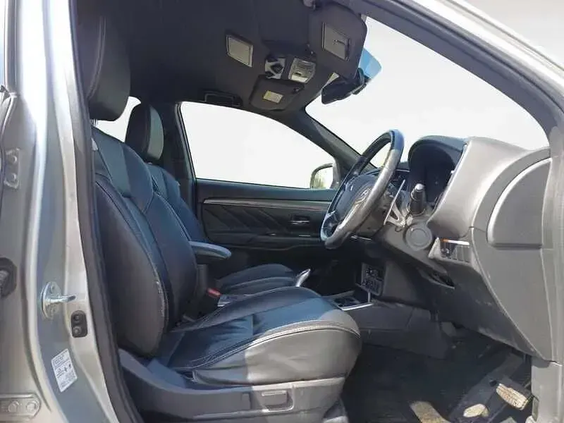 Used Mitsubishi Outlander P-HEV 2019 Silver Estate