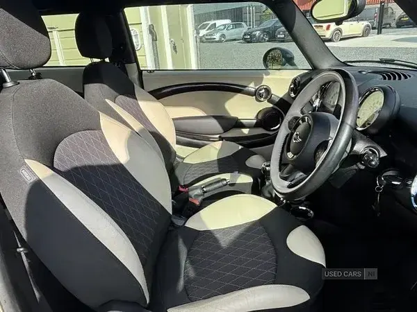 Begagnad Mini Cooper S Hatch 184 HK (135 kW) 2012 Vit Halvkombi