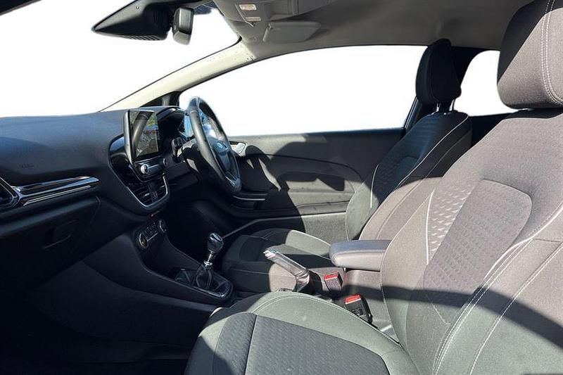Usado Ford Fiesta Titanium 100 HP (73 kW) 2018 Vermelho Citadino