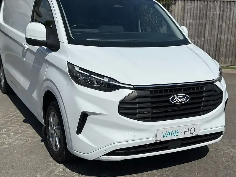 Used Ford Transit Custom Limited 136 HP (100 kW) 2024 White Van
