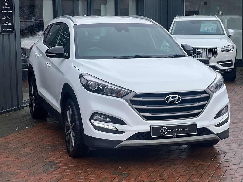 Used Hyundai Tucson GO! 141 HP (103 kW) 2018 White SUV