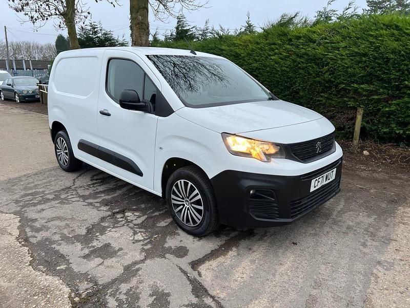 Used Peugeot Partner 2022 White MPV