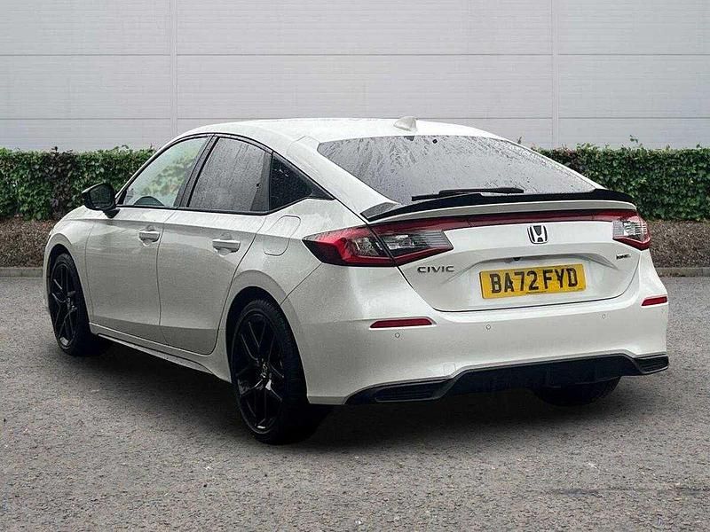 Used Honda Civic Hybrid 143 HP (105 kW) 2023 Platinum white