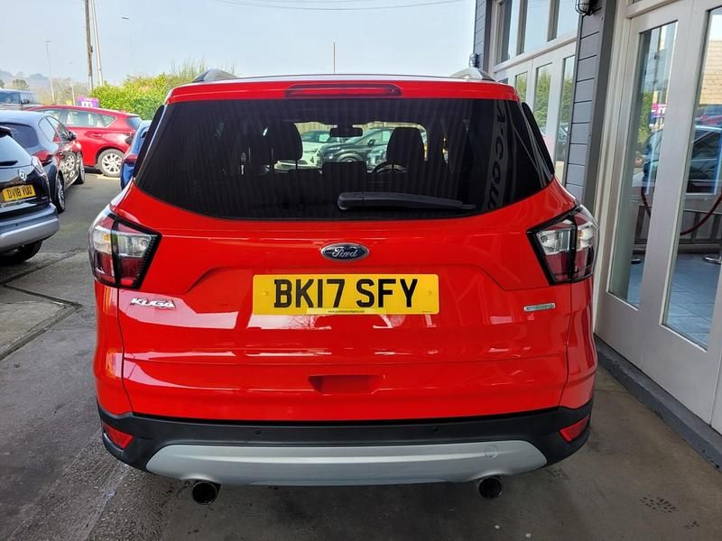 Used Ford Kuga Titanium 150 HP (110 kW) 2017 Red SUV