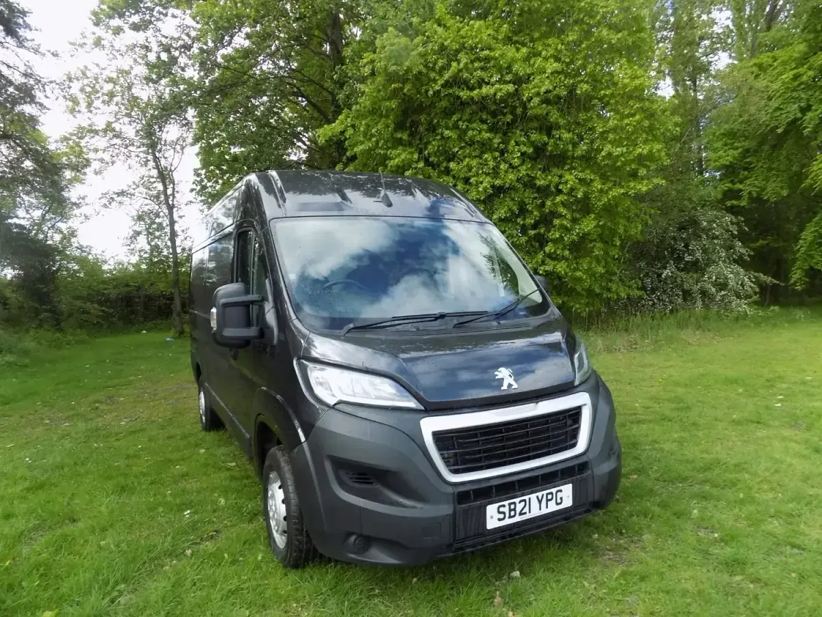 Used Peugeot Boxer 140 HP (102 kW) 2021 Grey Van