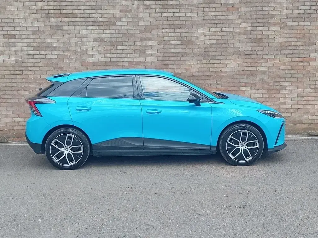 Used MG MG4 EV Trophy 149 kW (203 HP) 2024 Blue Hatchback