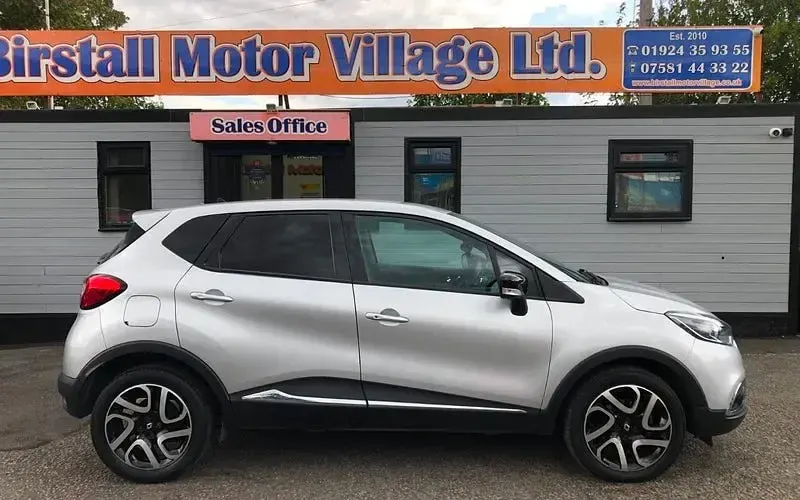 Used Renault Captur Dynamique 110 HP (80 kW) 2016 Silver SUV