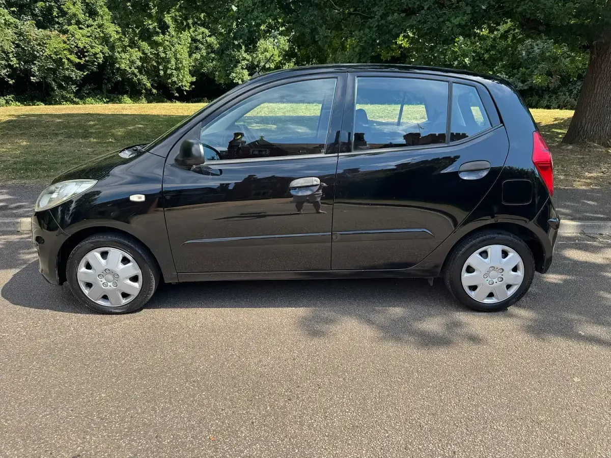 Used Hyundai i10 Classic 85 HP (62 kW) 2013 Black Hatchback