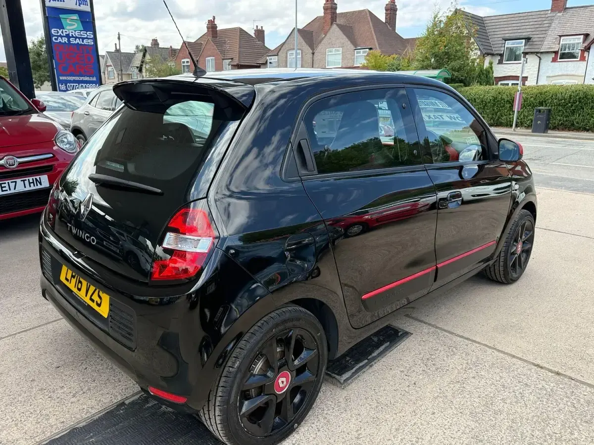 Used Renault Twingo Dynamique 90 HP (66 kW) 2016 Black Hatchback