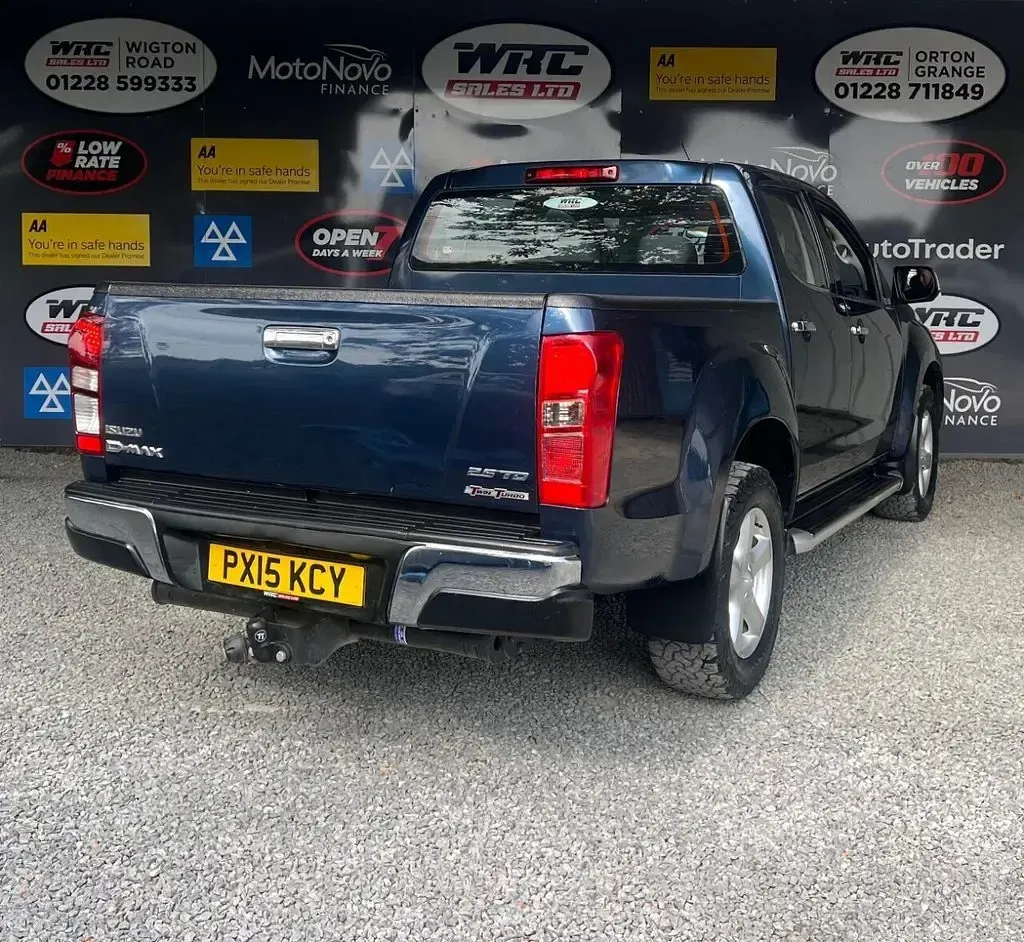 Used Isuzu Pick up 161 HP (118 kW) 2015 Blue Pickup