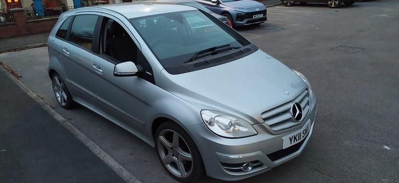 Used Mercedes B160 2011 Silver MPV