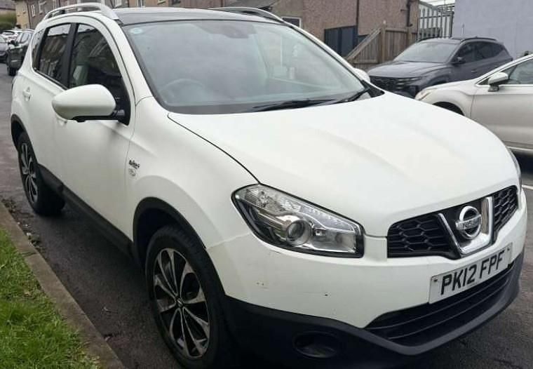 Used Nissan Qashqai N-TEC 117 HP (86 kW) 2012 White SUV