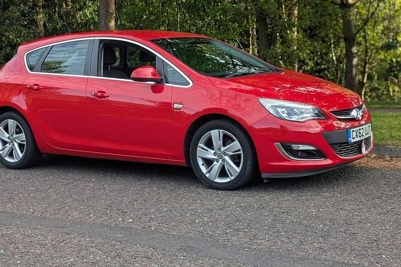 Red Used 2012 Vauxhall Astra SRi Hatchback | £2,899 (Fair price) - Image 1/1