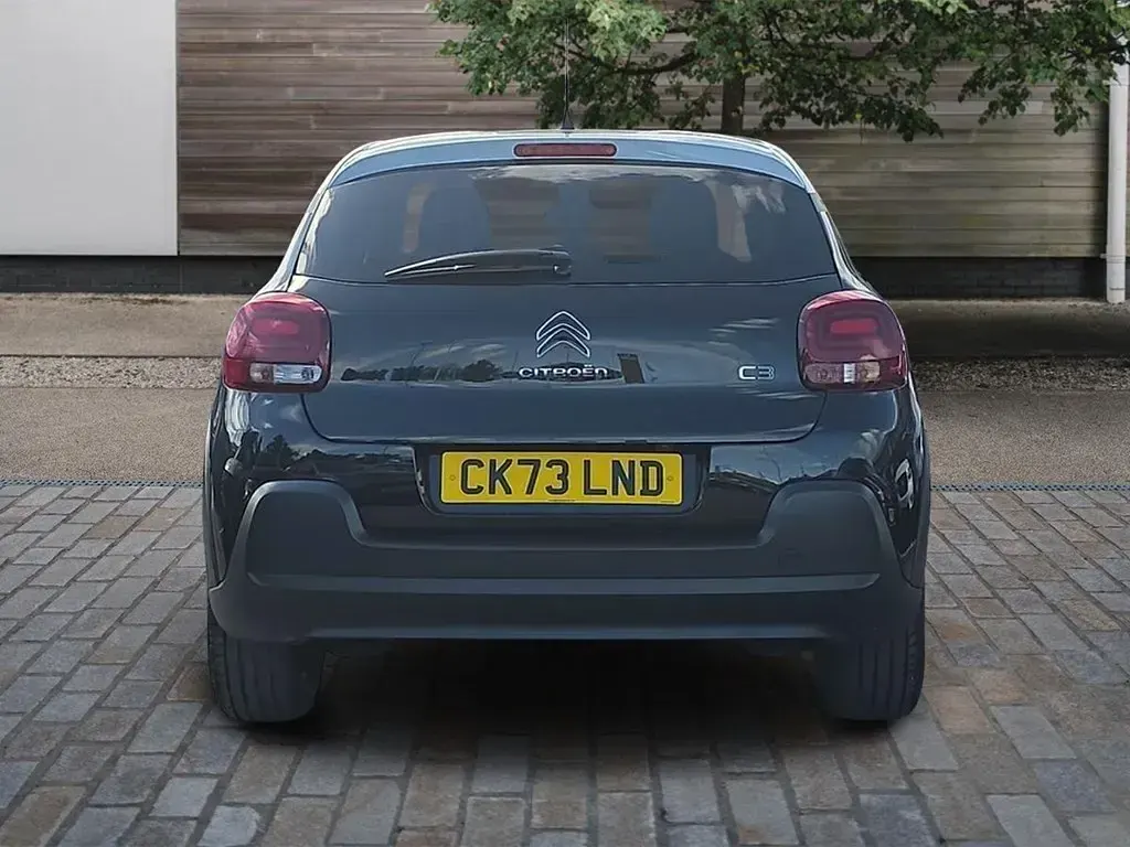 Usado Citroën C3 PureTech 83 CV (61 kW) 2023 Negro Utilitario