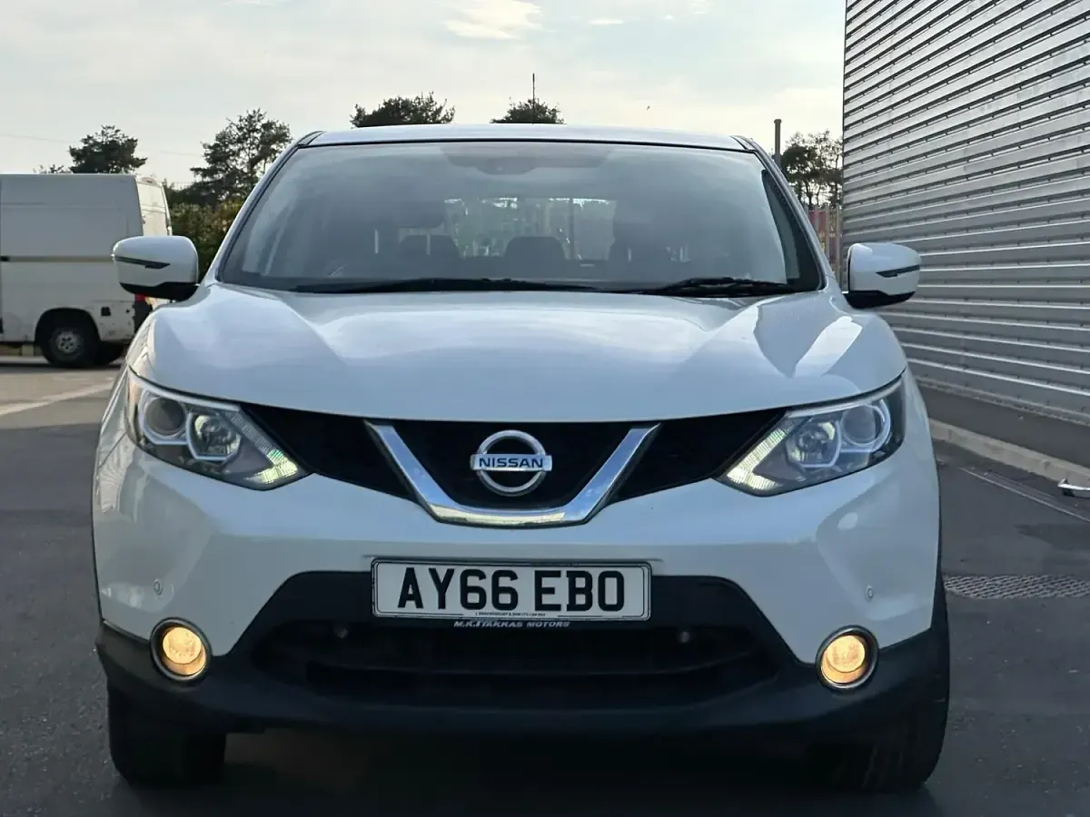 Used Nissan Qashqai S 130 HP (95 kW) 2016 White SUV