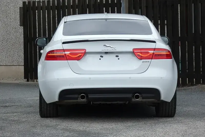Used Jaguar XE R-Sport 250 HP (183 kW) 2019 White Sedan