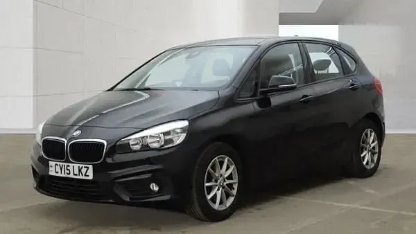 Begagnad BMW 218 2015 Svart Halvkombi