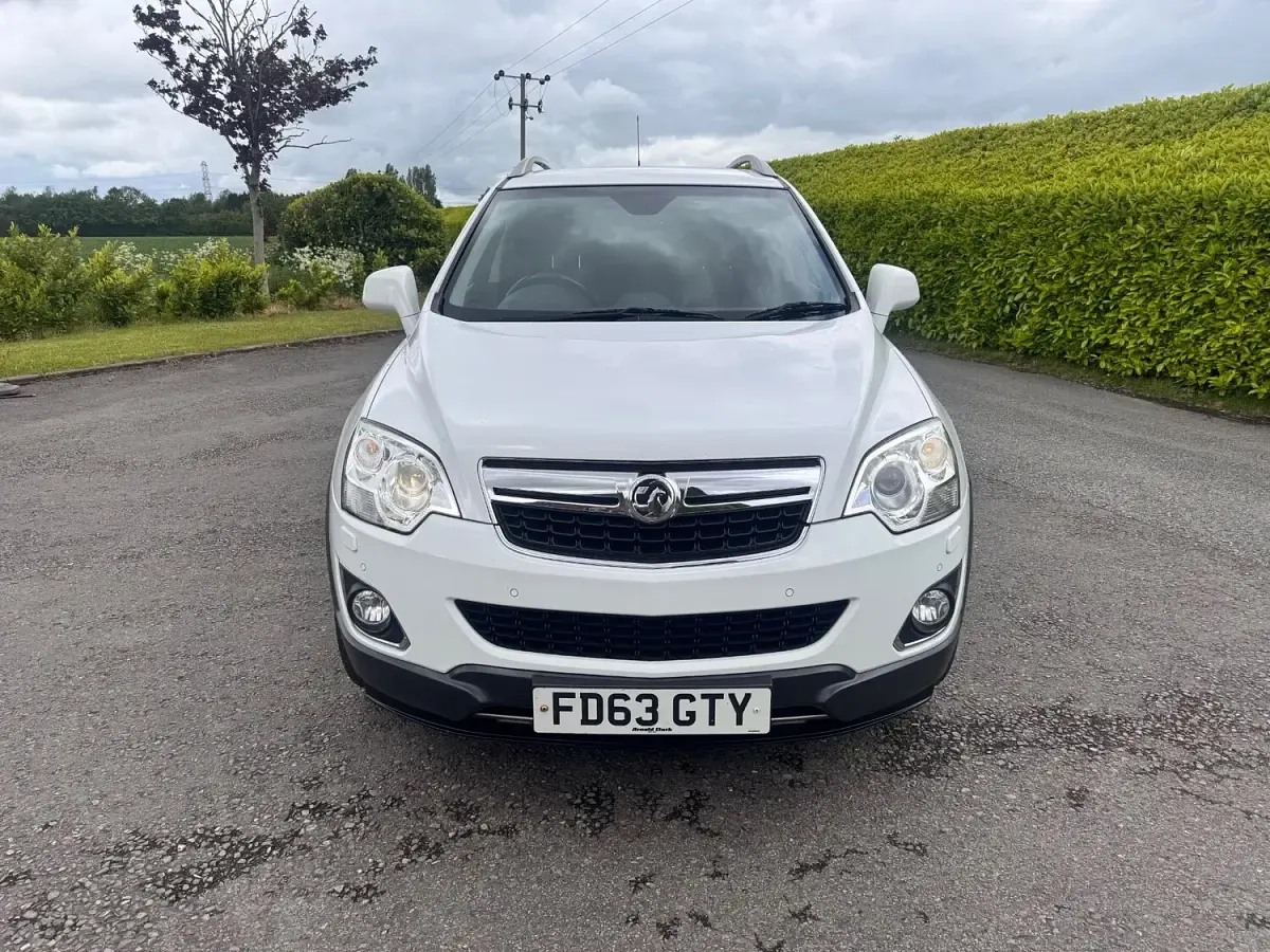 Used Vauxhall Antara 184 HP (135 kW) 2014 White SUV