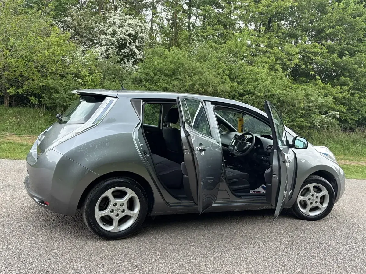 Used Nissan Leaf Acenta 80 kW (109 HP) 2017 Grey Hatchback