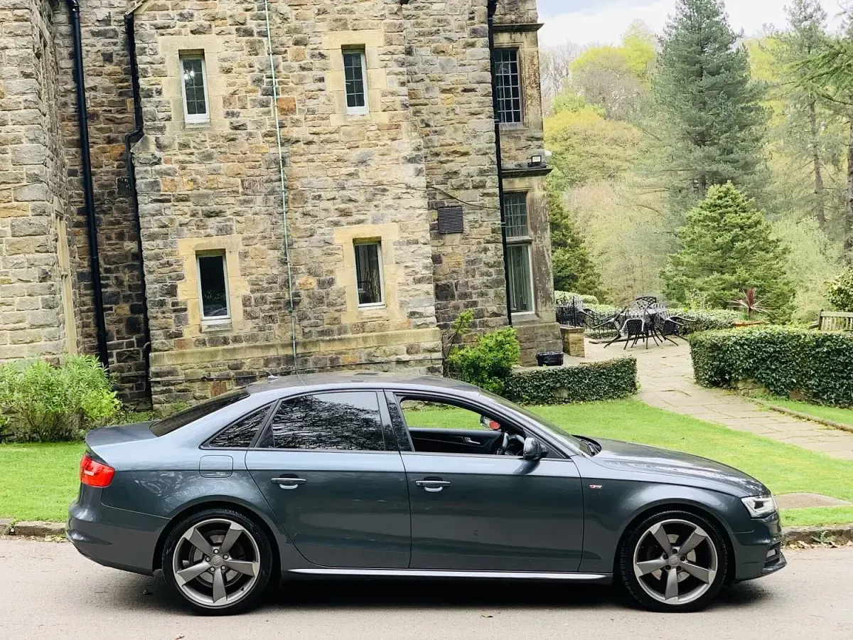 Used Audi A4 Black Edition 180 HP (132 kW) 2014 Grey Sedan