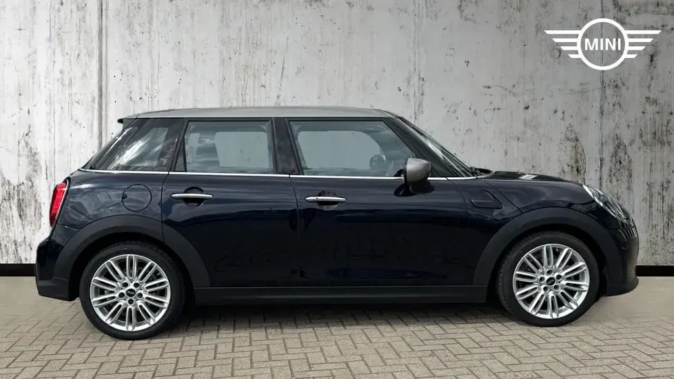 Used Mini Cooper Exclusive 134 HP (98 kW) 2022 Black Hatchback