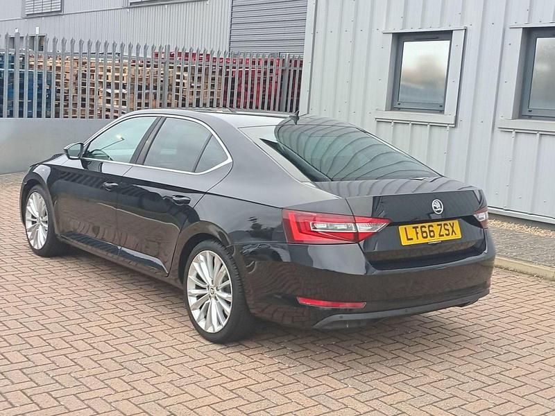 Used Skoda Superb SE L Executive 220 HP (161 kW) 2016 Black Hatchback