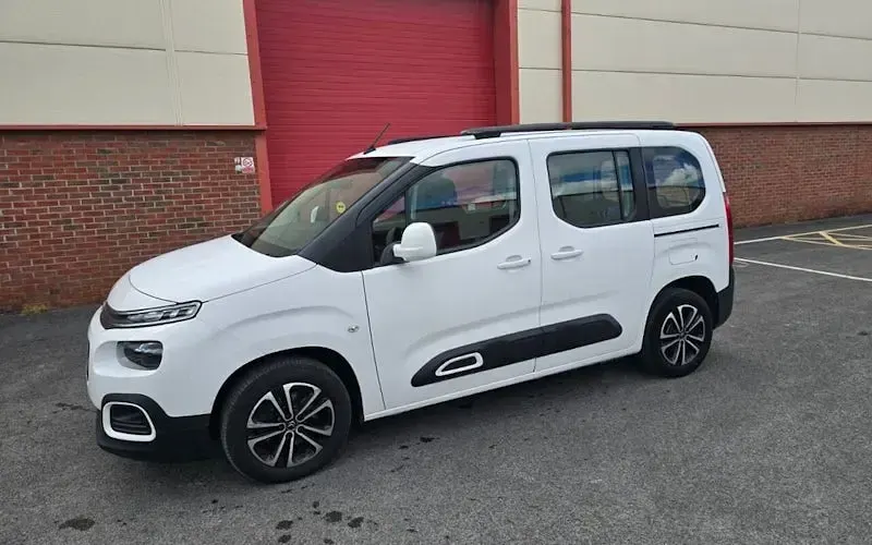 Gebraucht Citroën Berlingo Flair 131 PS (96 kW) 2019 Weiß Van / Kleinbus