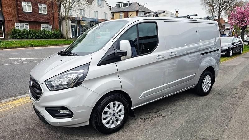 Used Ford Transit Custom Limited 130 HP (95 kW) 2020 Silver Van