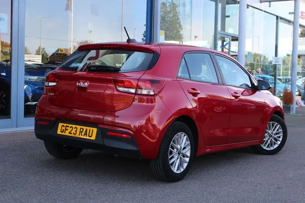 Used Kia Rio 83 HP (61 kW) 2023 Red Hatchback