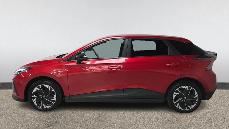 Used MG MG4 EV SE 125 kW (170 HP) 2022 Red Hatchback