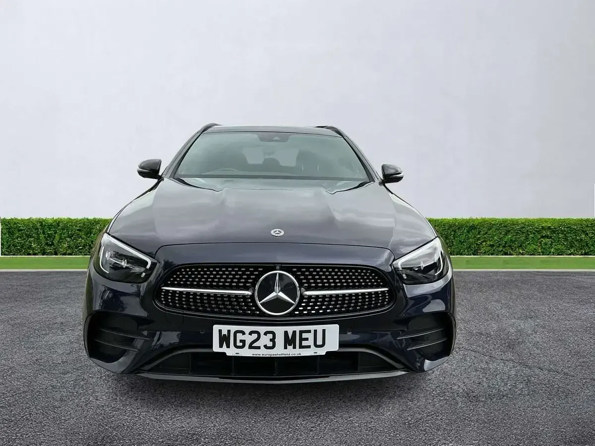 Used Mercedes E200 AMG line 200 HP (147 kW) 2023 Blue Estate