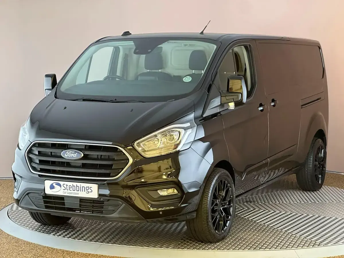 Used Ford Transit Custom Limited 130 HP (95 kW) 2022 Black Van