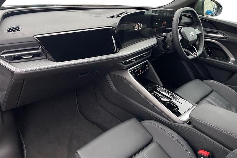 Used Audi Q5 S-Line 204 HP (150 kW) 2025 District green SUV