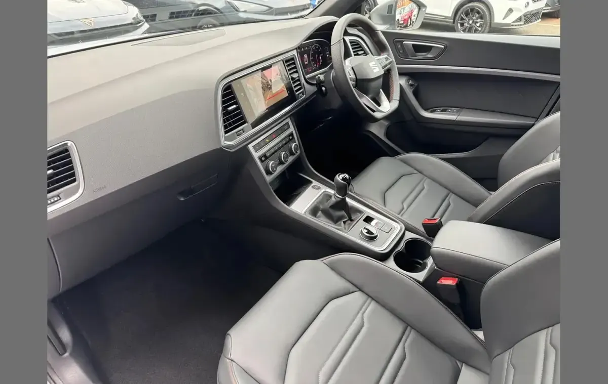 New Seat Ateca Black Edition 150 HP (110 kW) 2025 White SUV