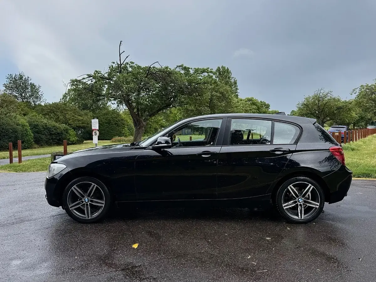 Used BMW 116 Sport Line 2013 Black Hatchback