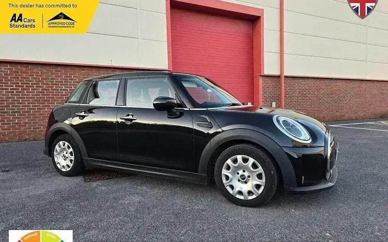 Used Mini ONE Classic 102 HP (75 kW) 2021 Hatchback