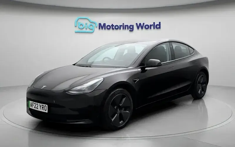 Used Tesla Model 3 Standard Range Plus 222 kW (302 HP) 2021 Black Sedan